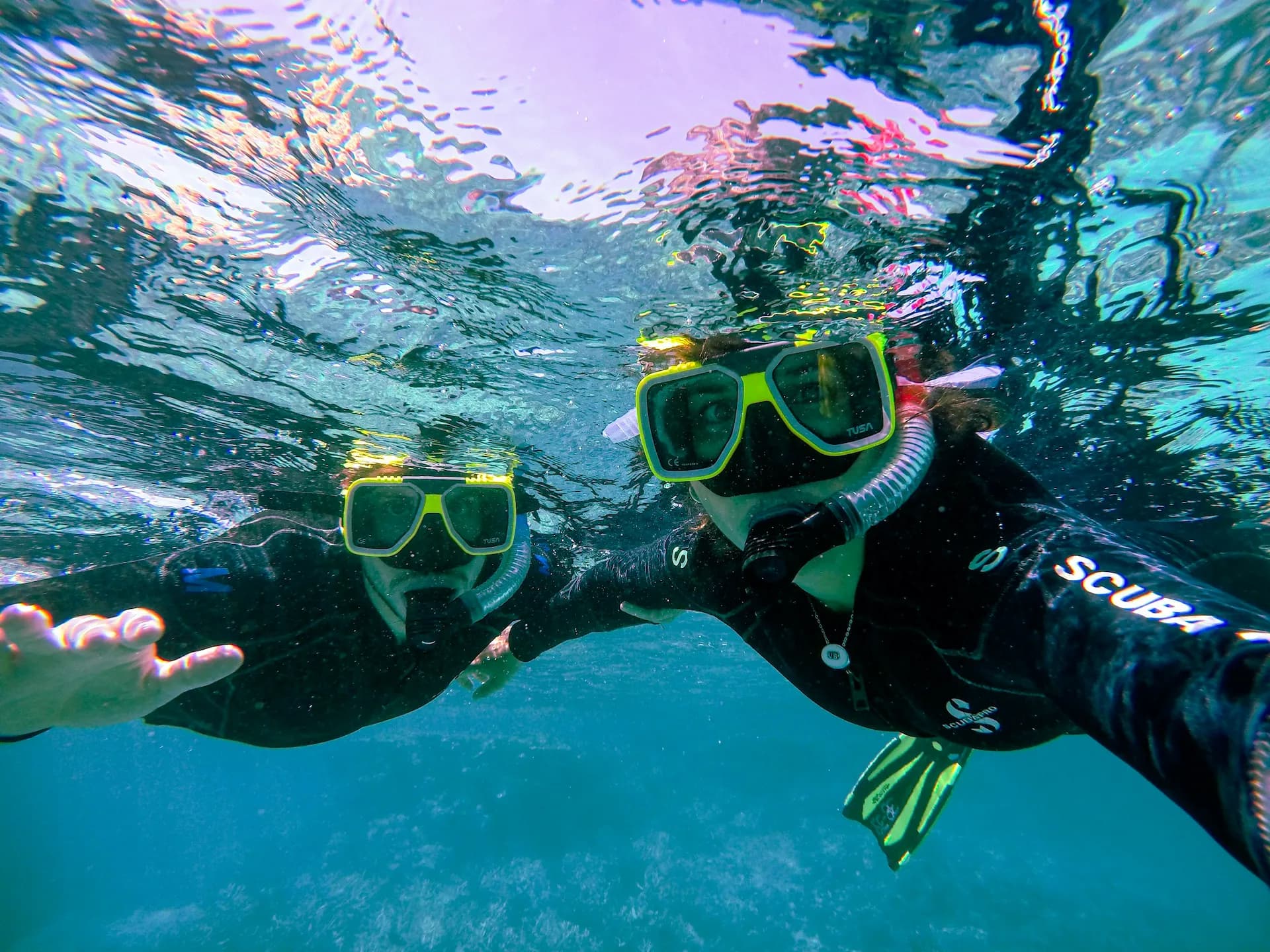 Antalya'daki profesyonel dalış ekibimiz ve Oasis Dive Center dalış teknesi